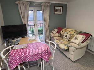 Sitting Room- click for photo gallery